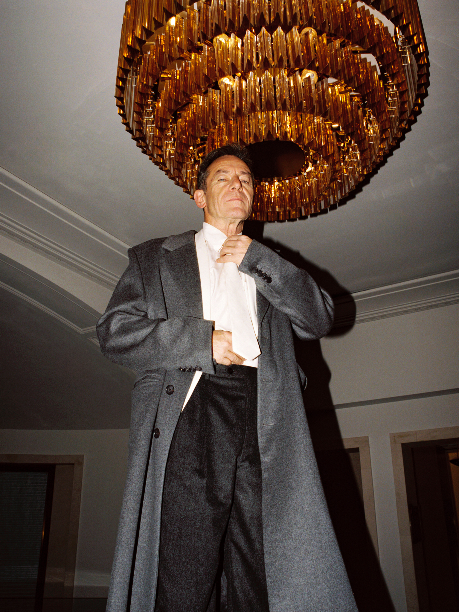 251127_GQ Hype Jason Isaacs 01_07